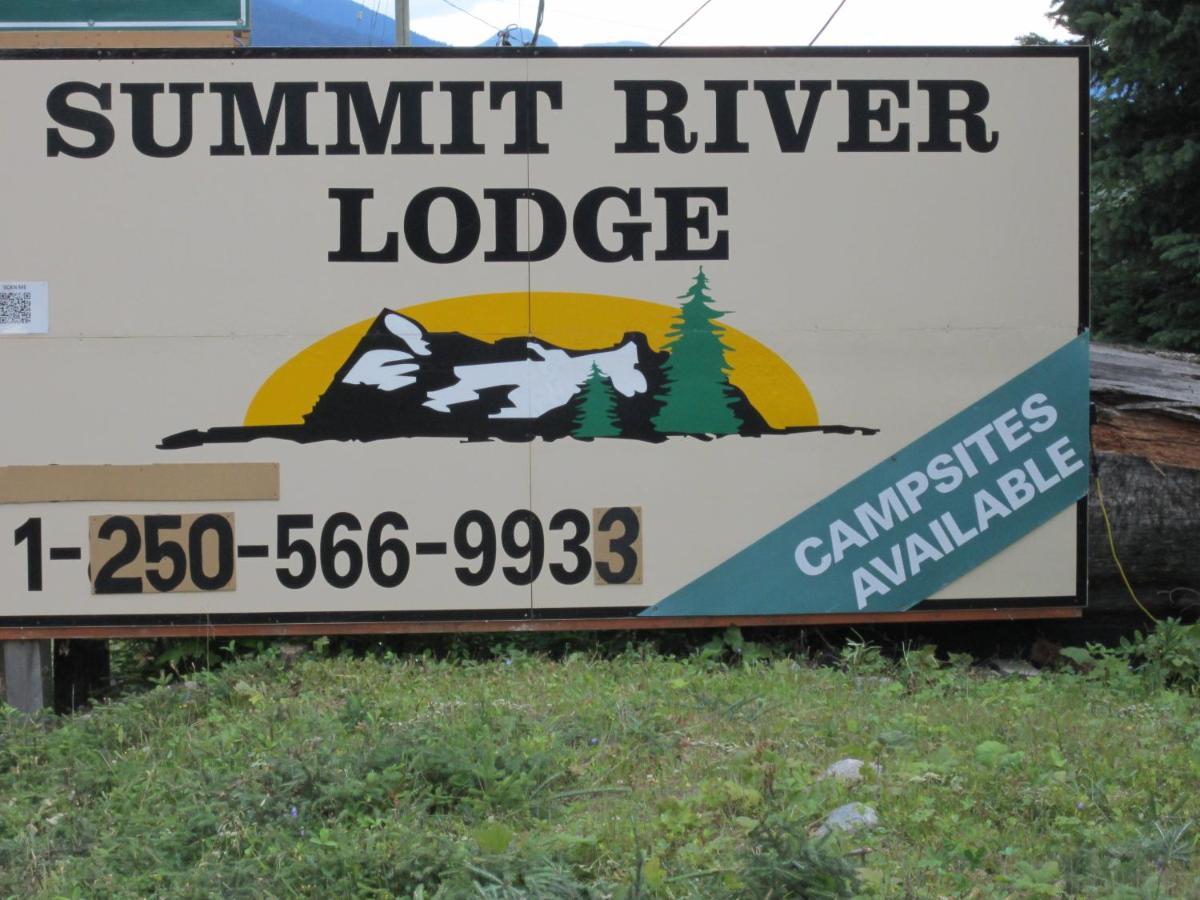 Summit River Lodge & Campsites Valemount Bagian luar foto